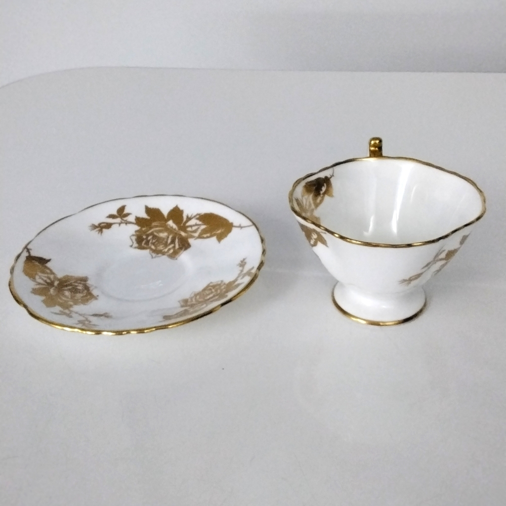 Hammersley Rose tea cup and saucer - Picture 3 of 11